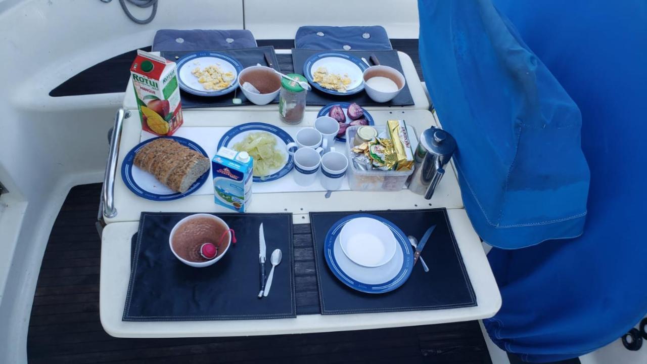 2 Nuits Insolites & 1 Excursion Voile A Bord Du Voilier Mori Ora موريا المظهر الخارجي الصورة